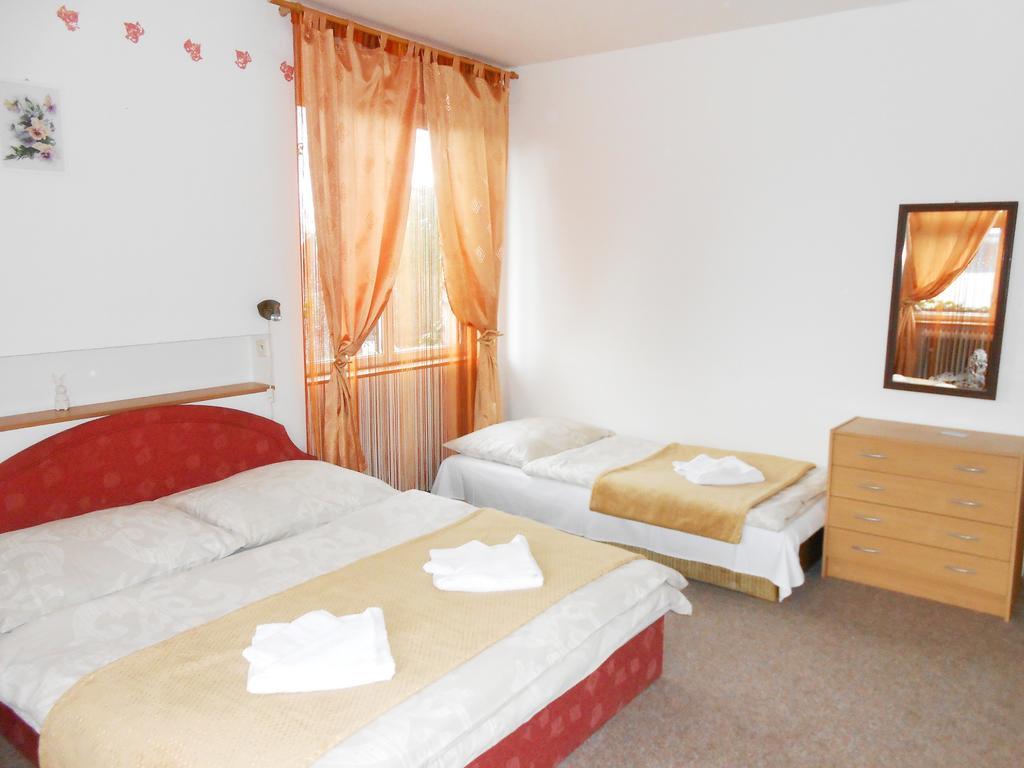 Hotel White Rabbit Hall Poděbrady Zimmer foto